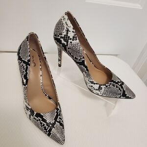 NWOB Mix No. 6 Danyah Snakeprint Stilettos Size 10M, Stylish